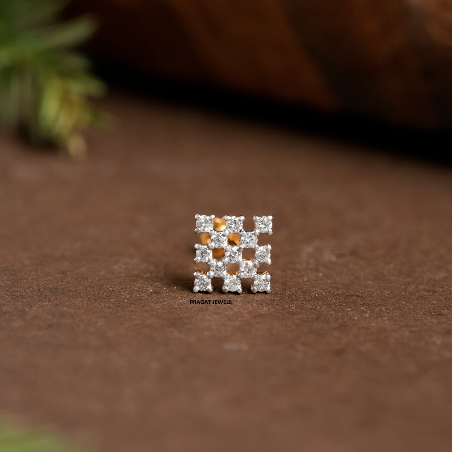 Traditional nosepin 18K Gold Indian Nose Stud Traditional Nose A precious Gift for The Percious One.