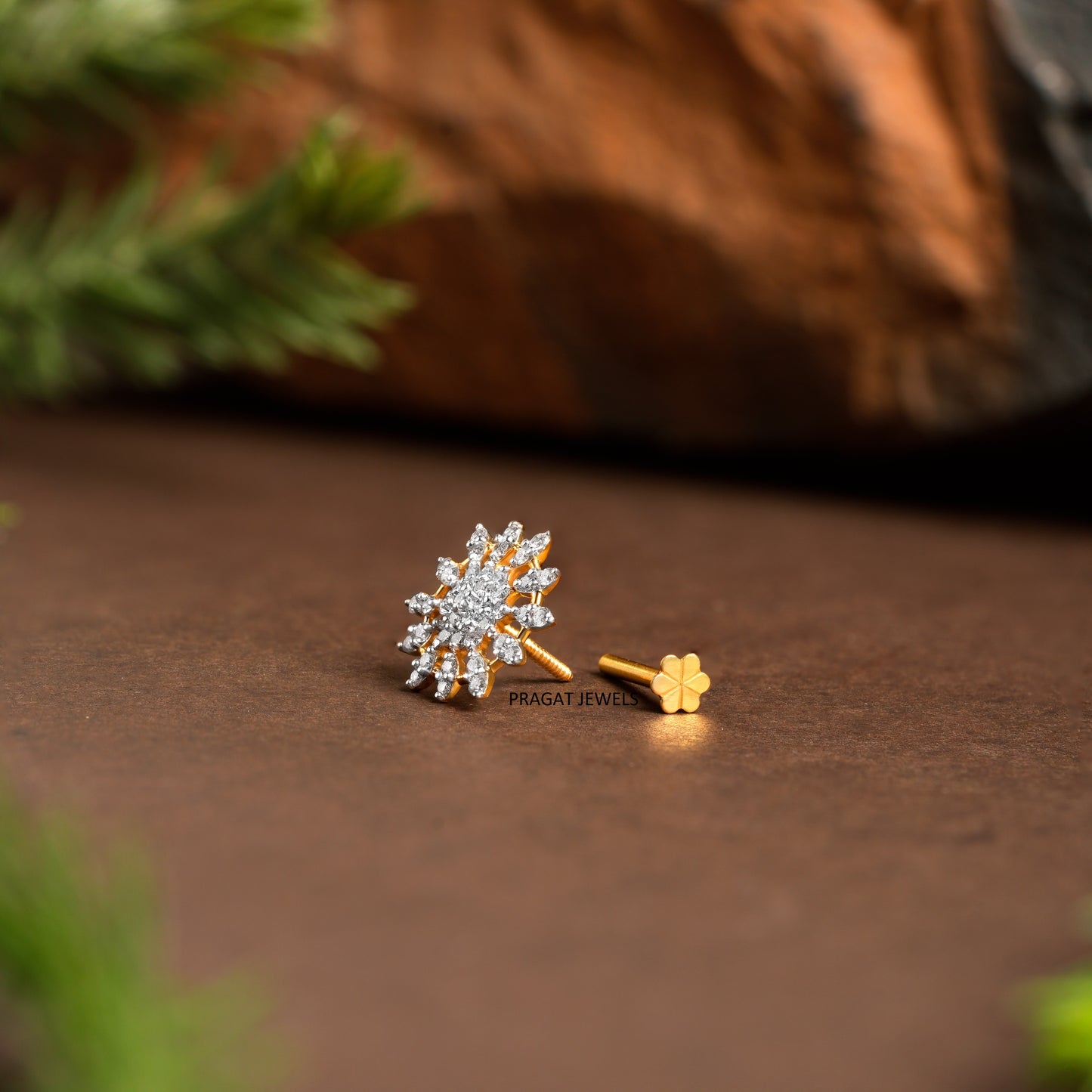 Diamond Cluster Nosepin 18k Yellow Gold Brilliant Cut Diamond Handcrafted With Love.