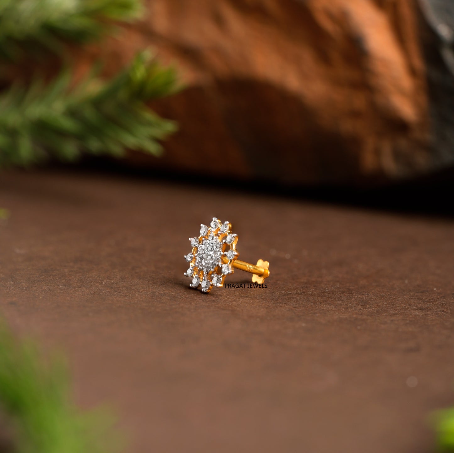 18K Gold Tiny Flower Nosepin Solitaire Yellow gold Nosepin Jewelry