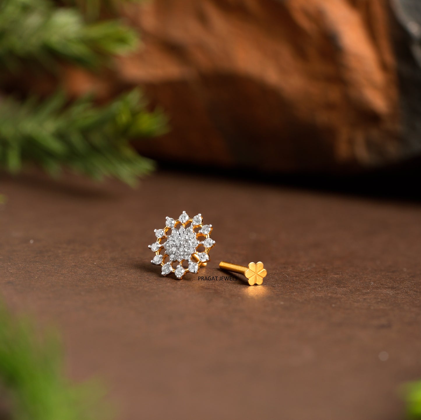 18K Gold Tiny Flower Nosepin Solitaire Yellow gold Nosepin Jewelry