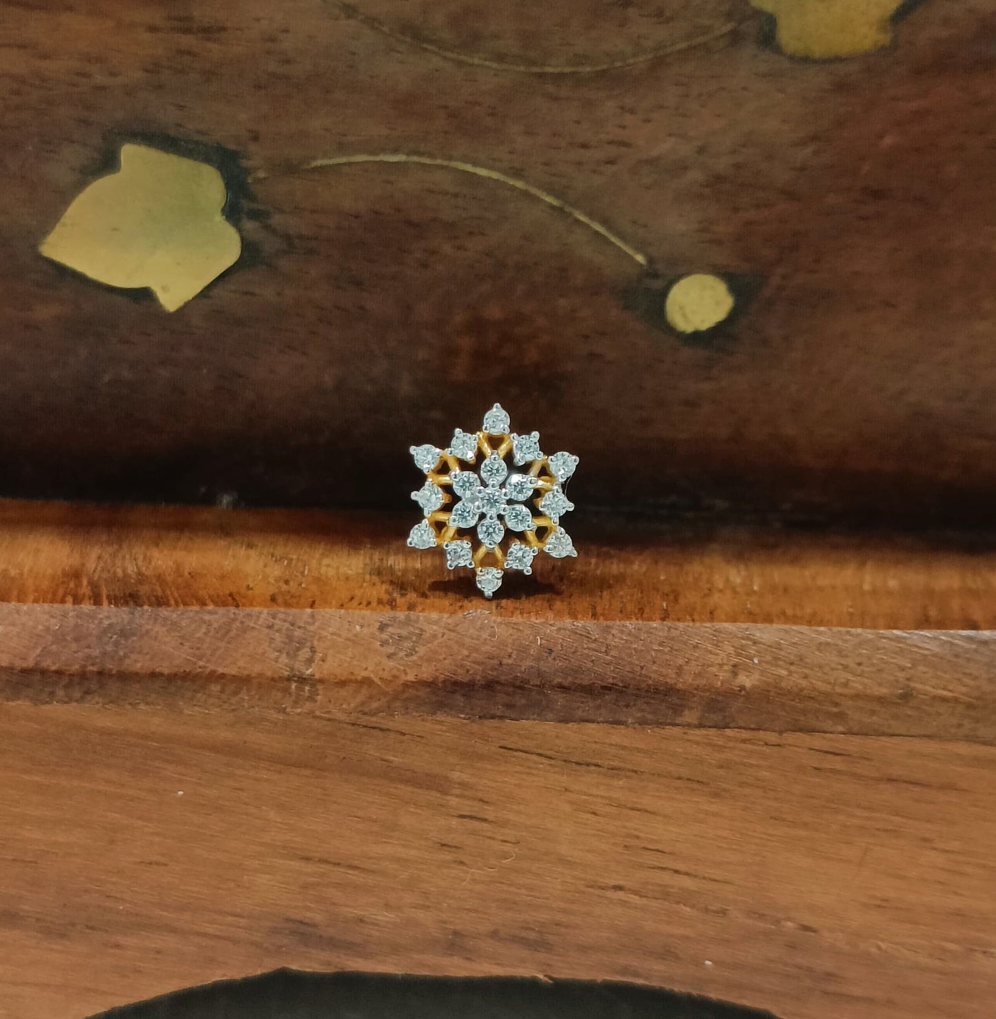 Diamond Snowflake Floral Stud in Yellow Gold Floral Diamond Cluster Stud β Timeless Elegance Radiant Snowflake Diamond Gold Stud