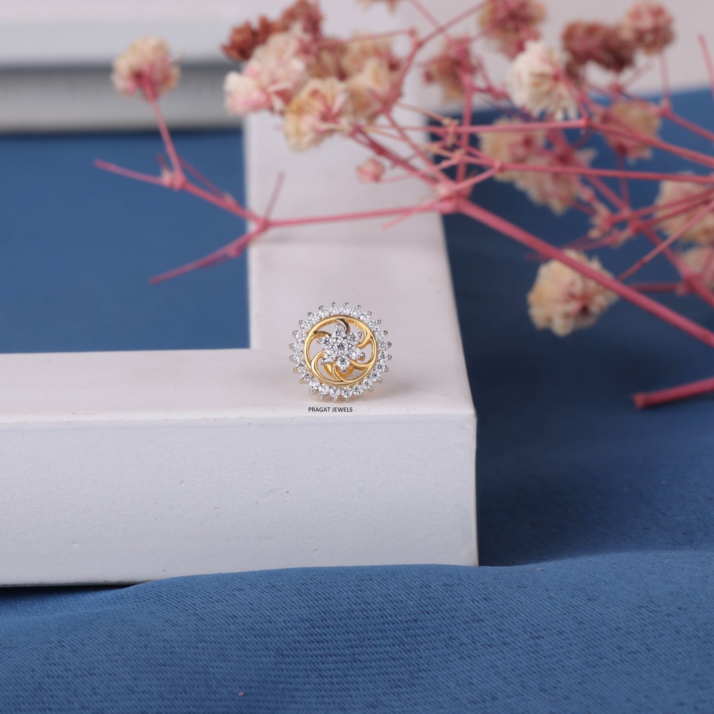 18K Yellow Gold Brillant Cut Diamond Hand crafted with love