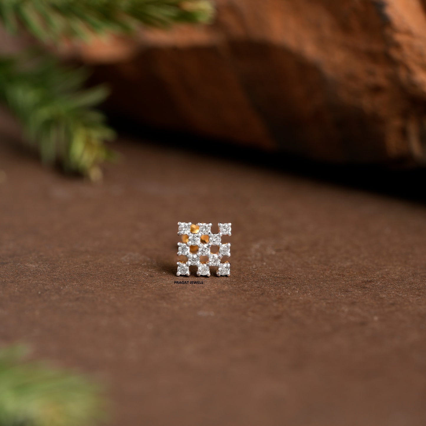 Traditional nosepin 18K Gold Indian Nose Stud Traditional Nose A precious Gift for The Percious One.