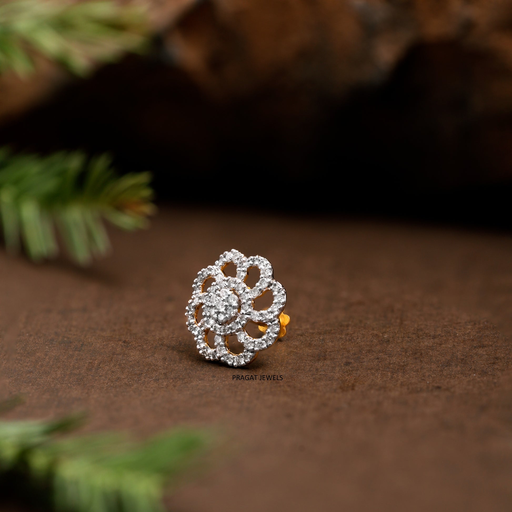 Diamond Nosepin Solitaire Yellow Gold Brillant Cut Diamond Hand crafted with love - PRAGAT JEWELS