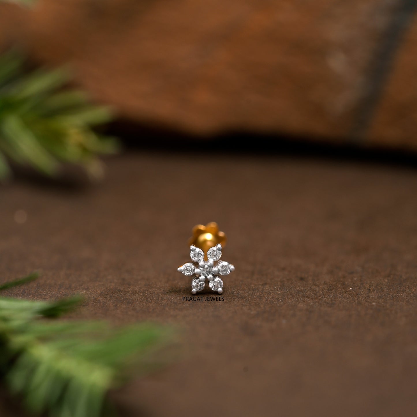 18K Gold Nosepin with 7 Natural Diamonds – Floral Design Diamond Stud Nose Ring for Women