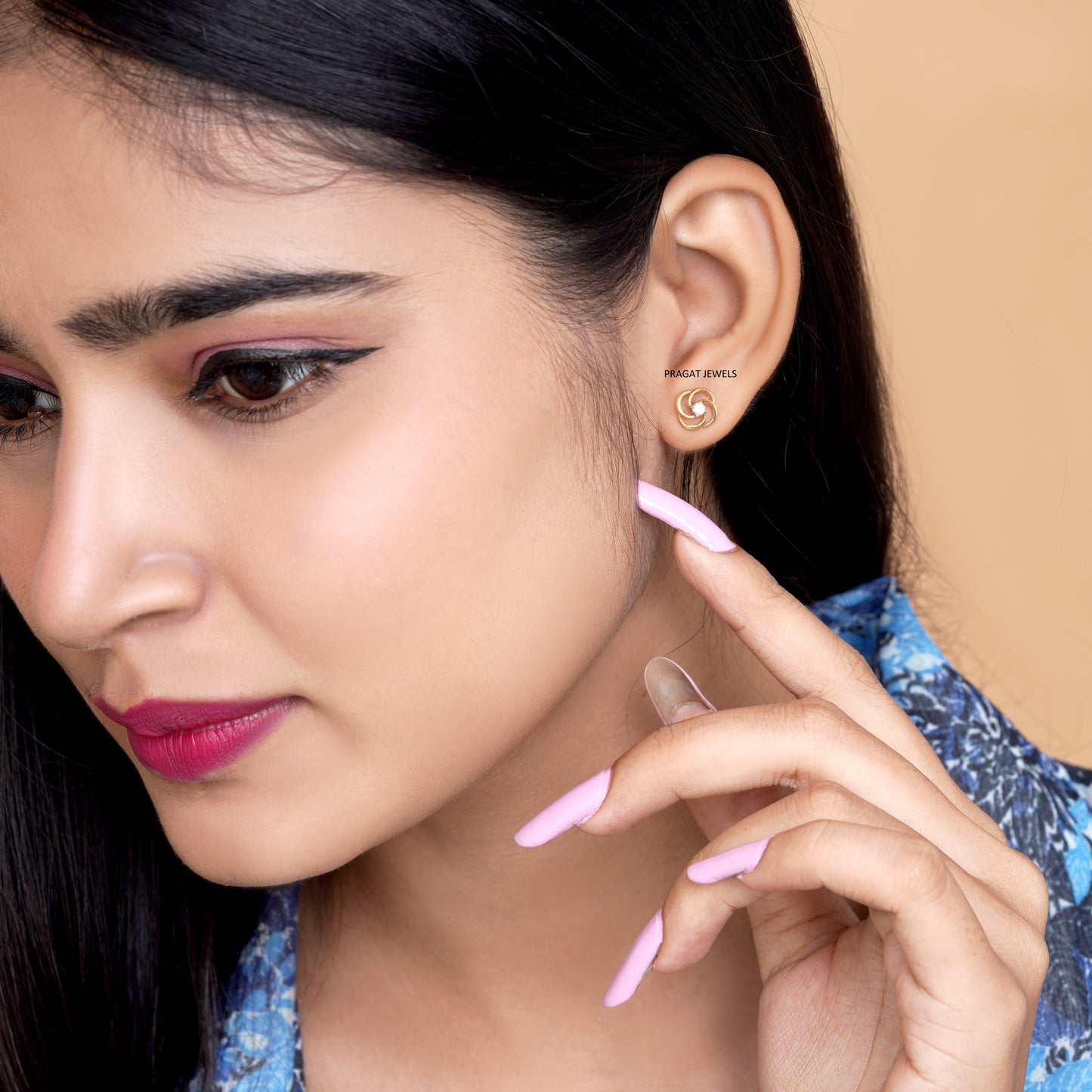 Diamond Flower Earrings Handcrafted With Love For the Special Moments Of Your Life.