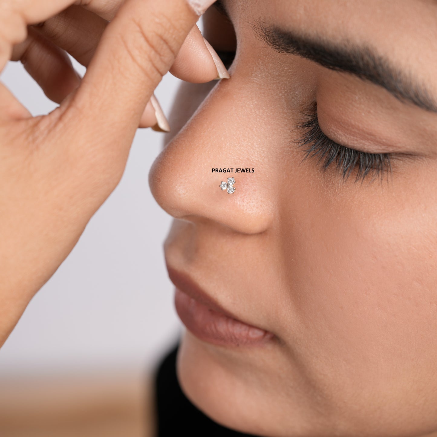 18K Gold Round  Diamond Trio Tiny Nose Stud/ Simple Three Stone Cluster Nose Stud / Tiny Diamond Studs / Last Minute Gift