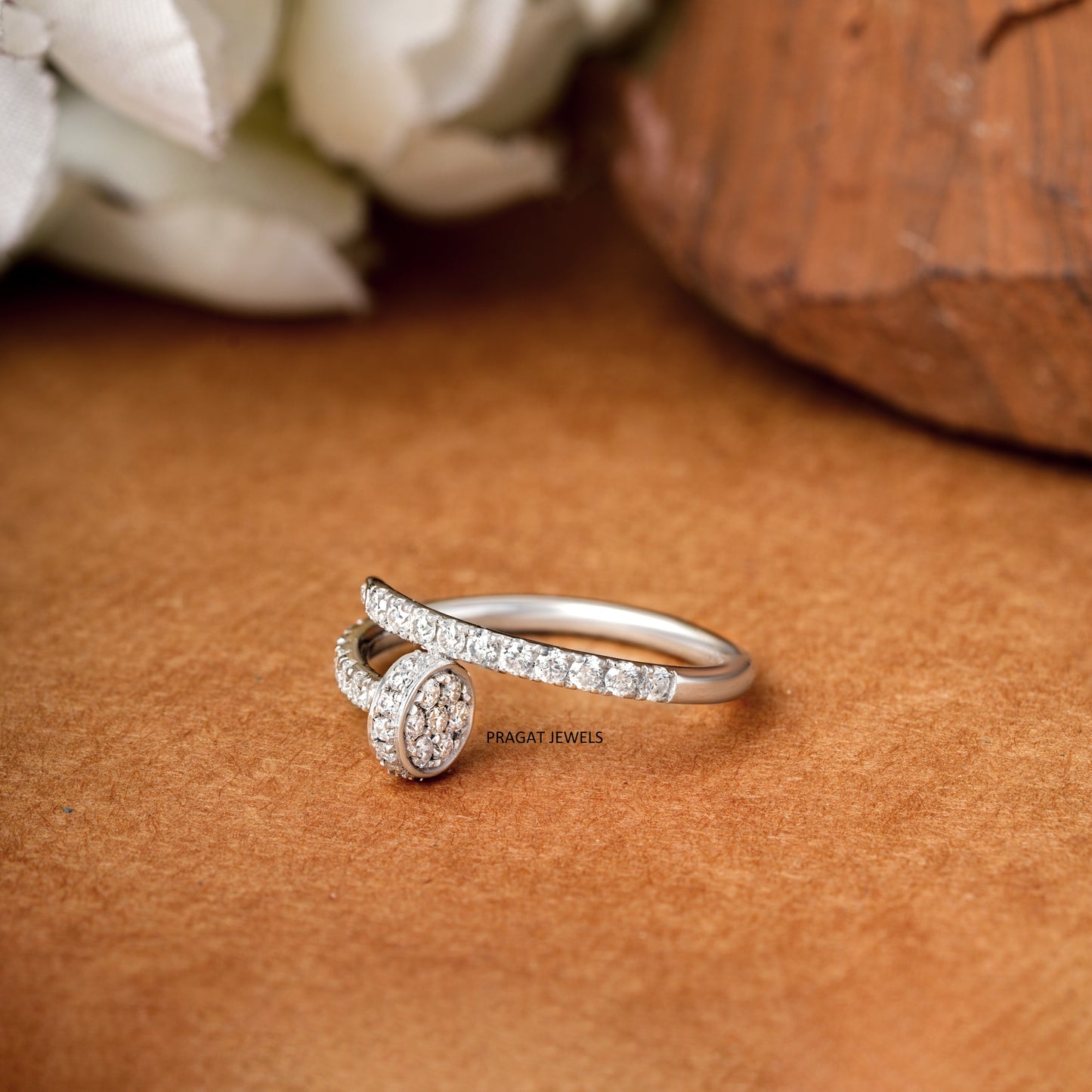 Diamond cluster ring whine Gold Yellow Gold Brillant Cut Diamond Stud Ladies Engagement Ring, Hand crafted with love
