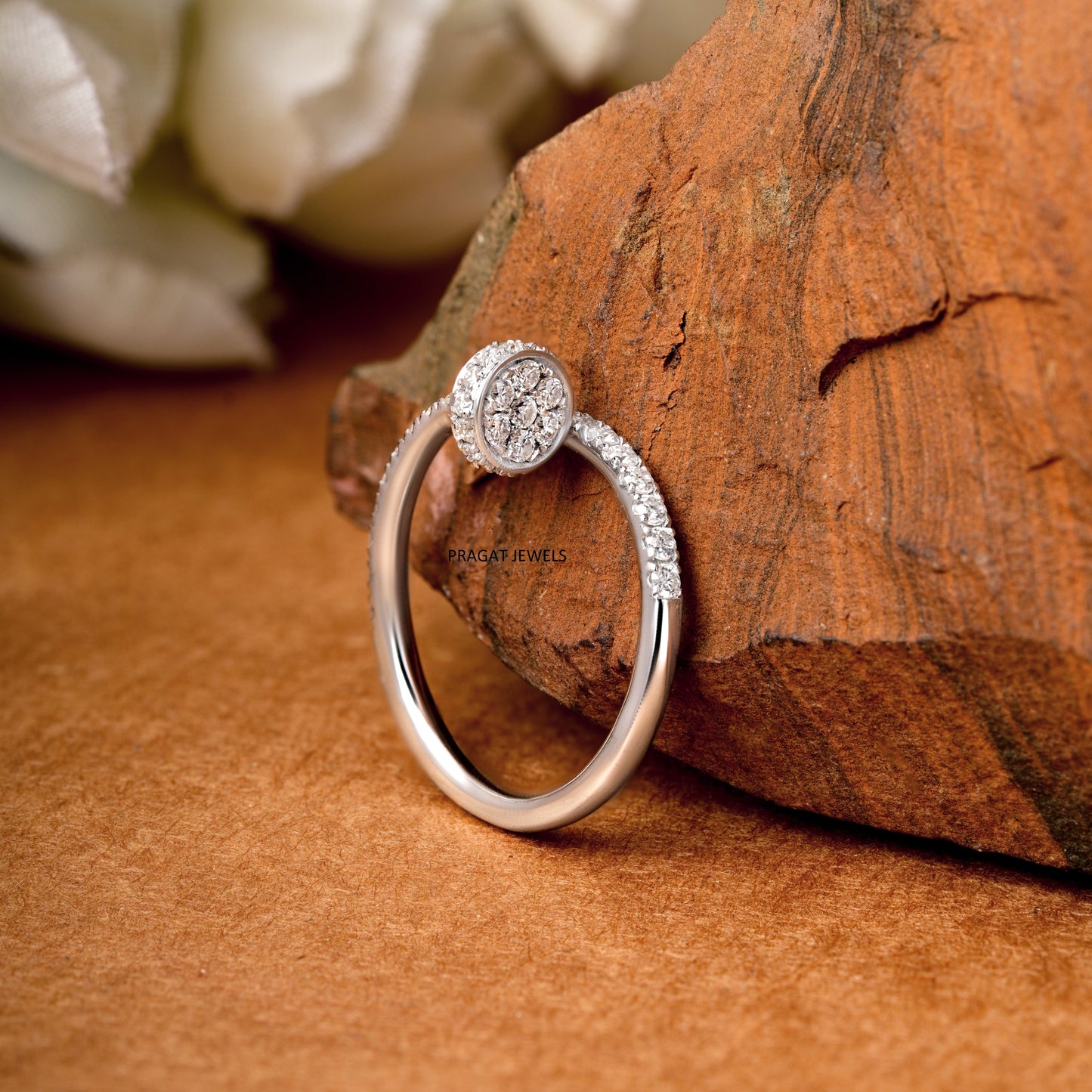 Diamond cluster ring whine Gold Yellow Gold Brillant Cut Diamond Stud Ladies Engagement Ring, Hand crafted with love
