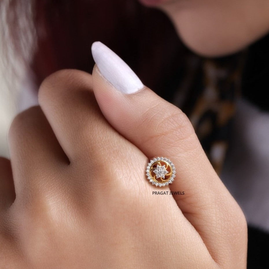 18K Yellow Gold Brillant Cut Diamond Hand crafted with love