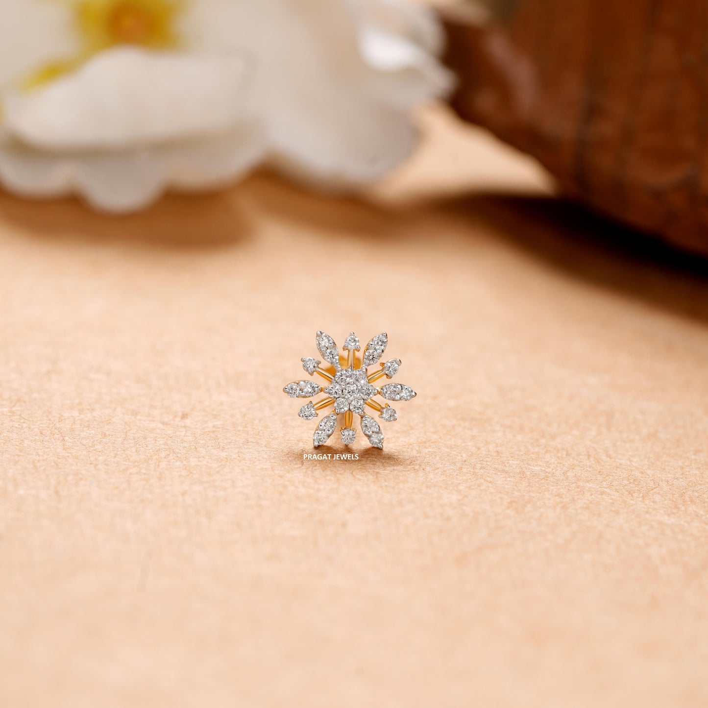 Traditional Nakfool Diamond Nosepin Solitaire Yellow Gold Brillant Cut Diamond Hand crafted with love